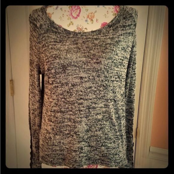 3 for $18 Aeropostale‎ Grey Top w/Crocheted Detail on Sleeves - Picture 1 of 5
